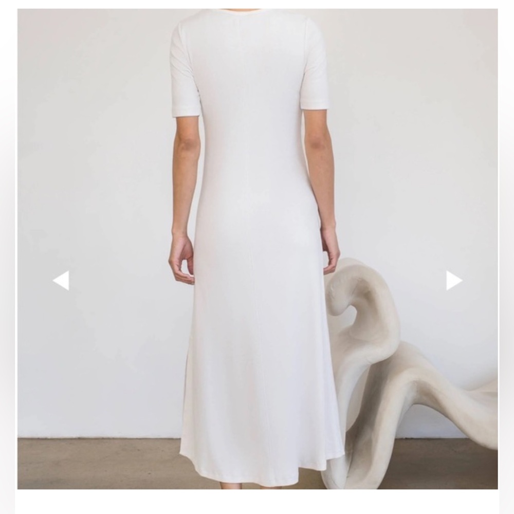AYR The Moderne Dress Seashell Cream Color Ribbed T-Shirt Dress w/ Side Slit - Picture 4 of 15